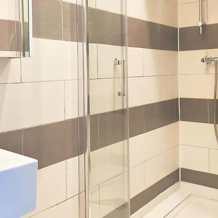 Le Duplex De - - Gare - Commerces - Marche
